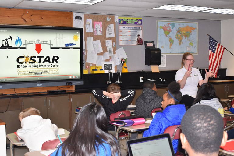 CISTAR RET Alum teaching her CISTAR lesson to her middle school class.